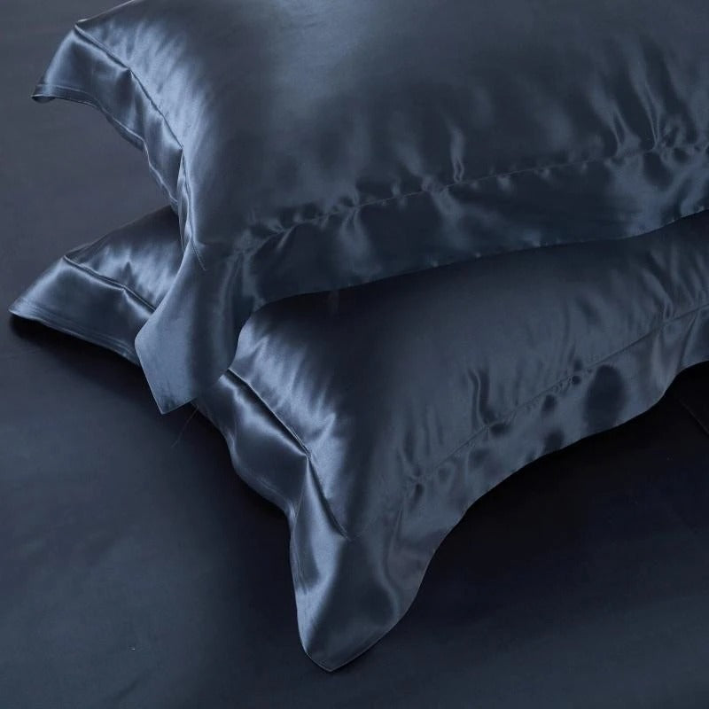 Eloise Navy Blue Luxury Pure Mulberry Silk Bedding Set Duvet Cover Set - Venetto Design Venettodesign.com