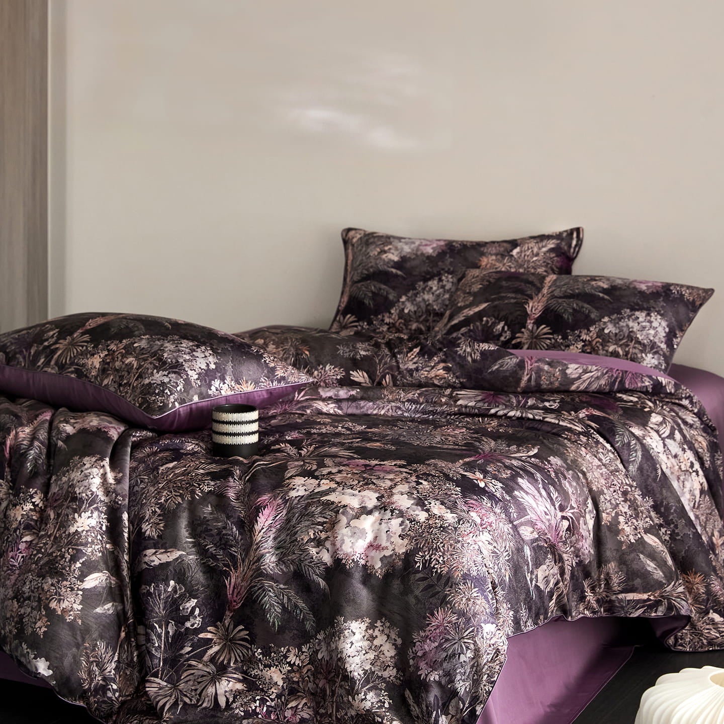 Savona Moonlit Canopy Botanical Luxury Egyptian Cotton Duvet Cover Set with Tropical Jungle and Floral Print - Venetto Design Venettodesign.com