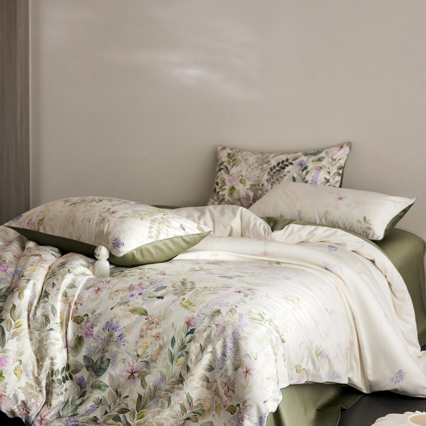 Sylvara Botanical Luxury Egyptian Cotton Duvet Cover Set with Floral Print - Venetto Design Venettodesign.com
