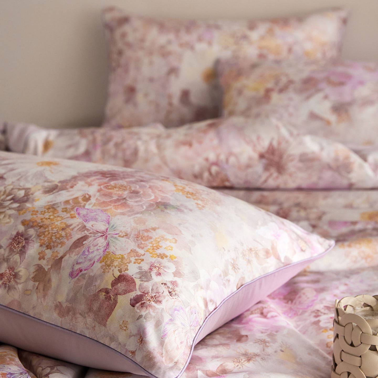 Elara Botanical Luxury Egyptian Cotton Duvet Cover Set with Watercolor Floral Print - Venetto Design Venettodesign.com