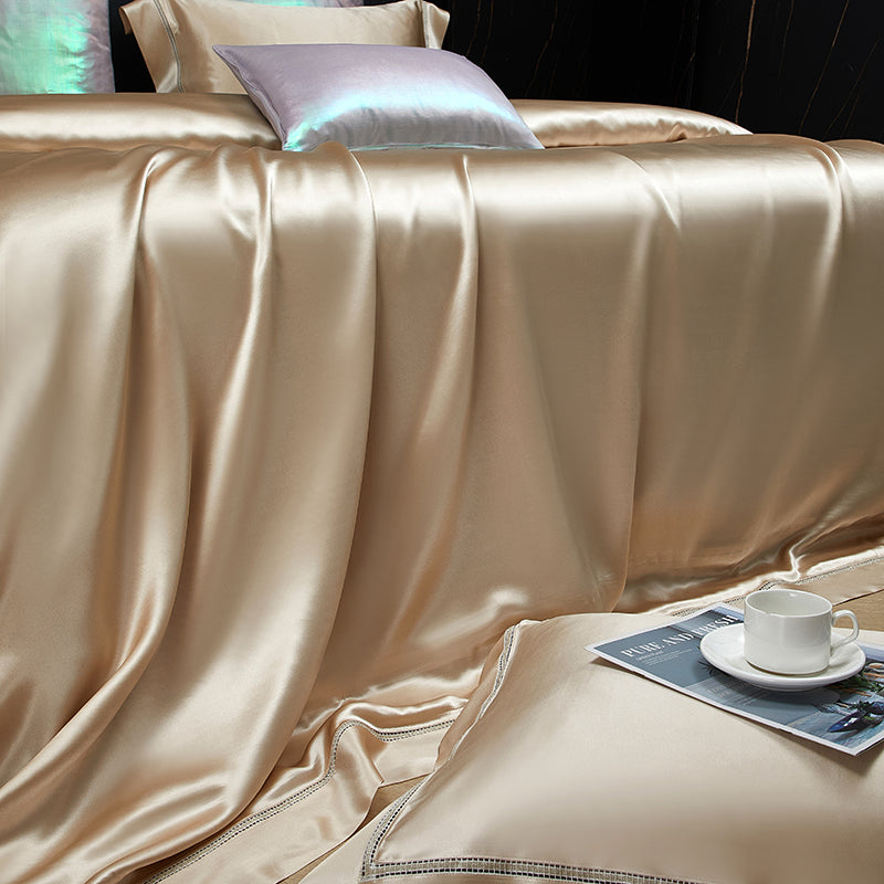 Solenne Opaline Gold Luxury 19 Momme Pure Mulberry Silk Duvet Cover Set - Venetto Design Venettodesign.com