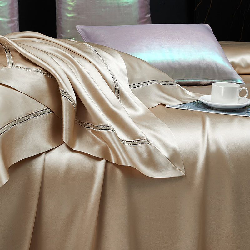 Solenne Opaline Gold Luxury 19 Momme Pure Mulberry Silk Duvet Cover Set - Venetto Design Venettodesign.com