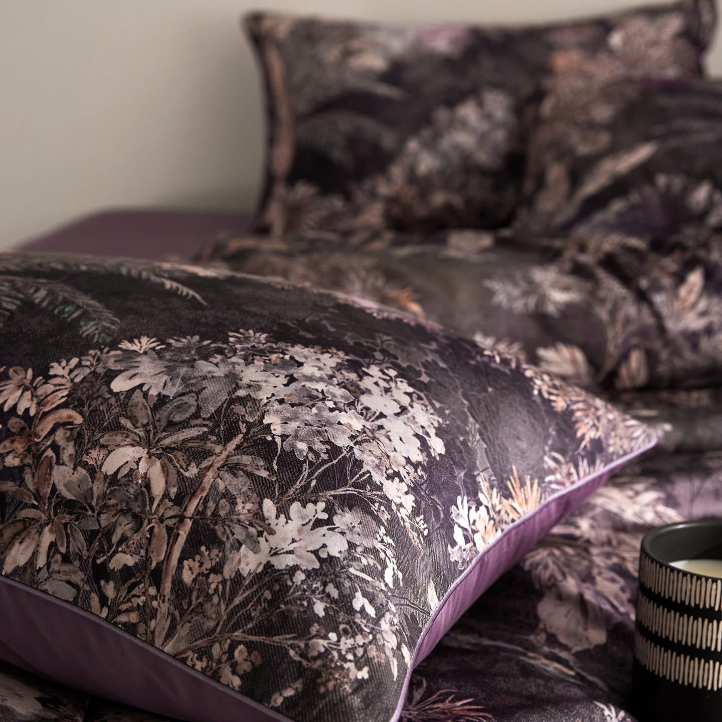 Savona Moonlit Canopy Botanical Luxury Egyptian Cotton Duvet Cover Set with Tropical Jungle and Floral Print - Venetto Design Venettodesign.com
