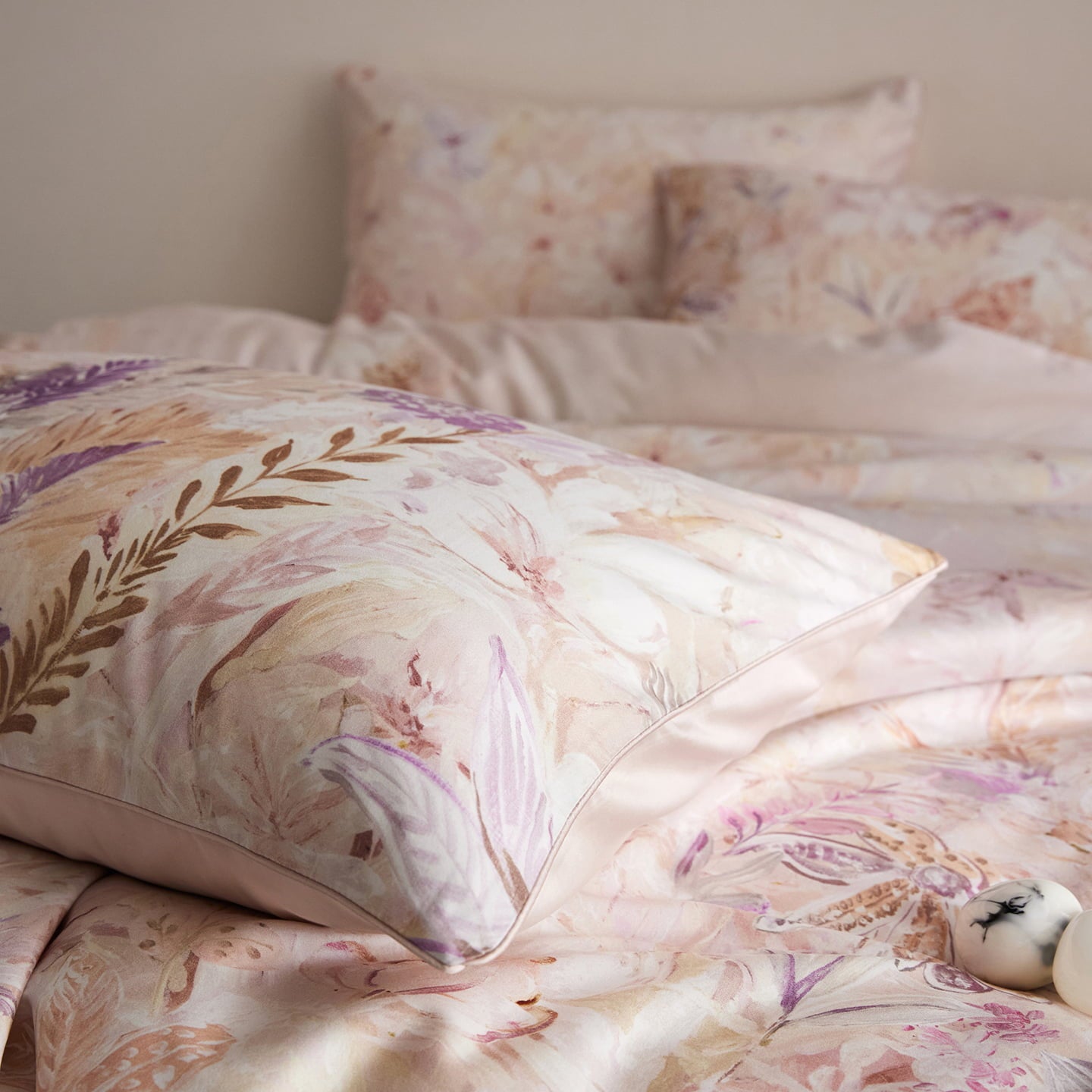 Lysora Blush Meadow Botanical Luxury Egyptian Cotton Duvet Cover Set with Watercolor Floral Print - Venetto Design Venettodesign.com