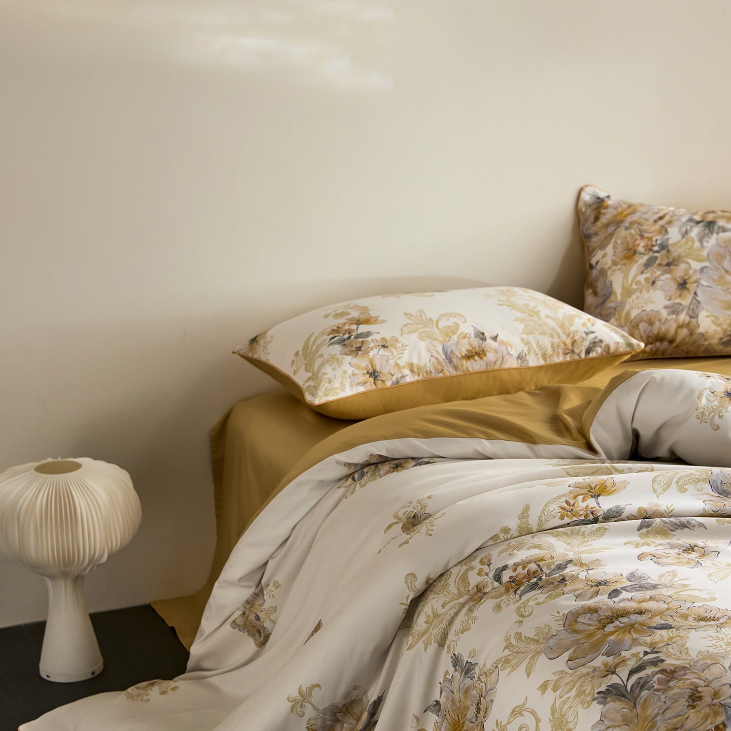 Veloria Botanical Luxury Egyptian Cotton Duvet Cover Set with Floral Print - Venetto Design Venettodesign.com