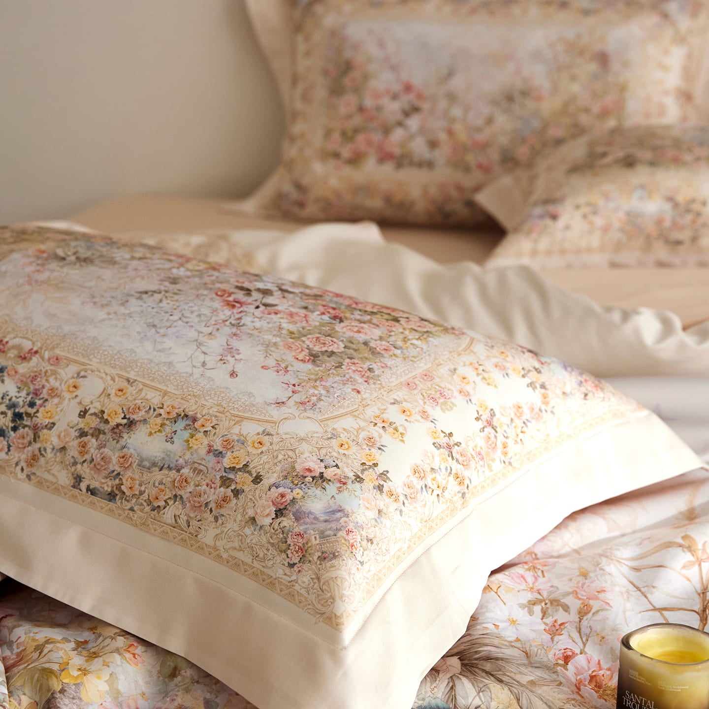 Mireya Botanical Luxury Egyptian Cotton Duvet Cover Set with Vintage Floral Print - Venetto Design Venettodesign.com