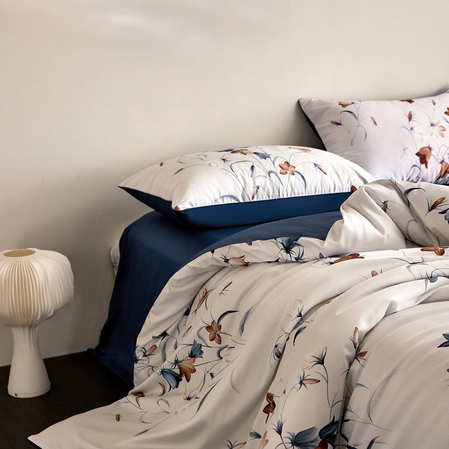 Rosamund Botanical Luxury Egyptian Cotton Duvet Cover Set with Floral Print - Venetto Design Venettodesign.com