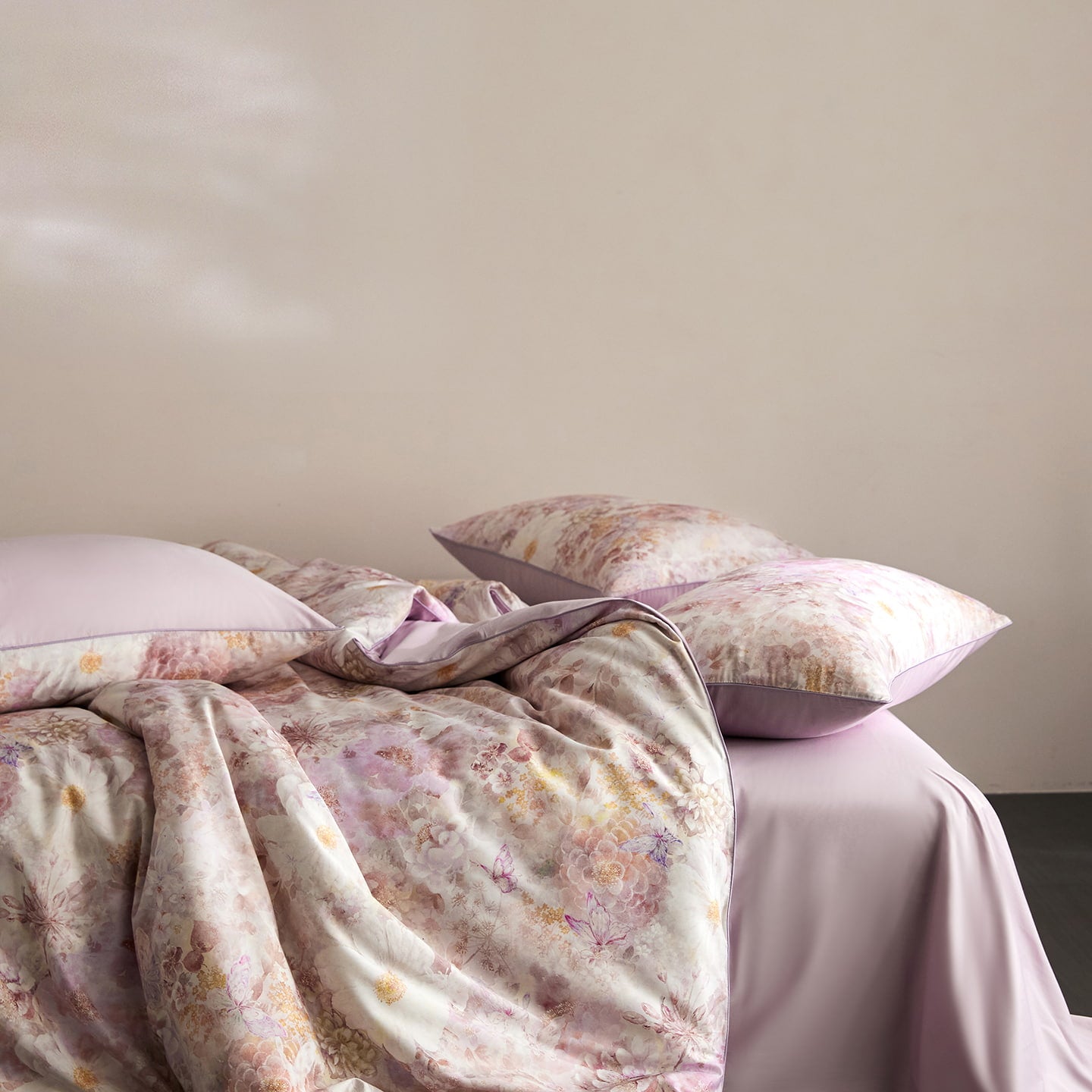 Elara Botanical Luxury Egyptian Cotton Duvet Cover Set with Watercolor Floral Print - Venetto Design Venettodesign.com