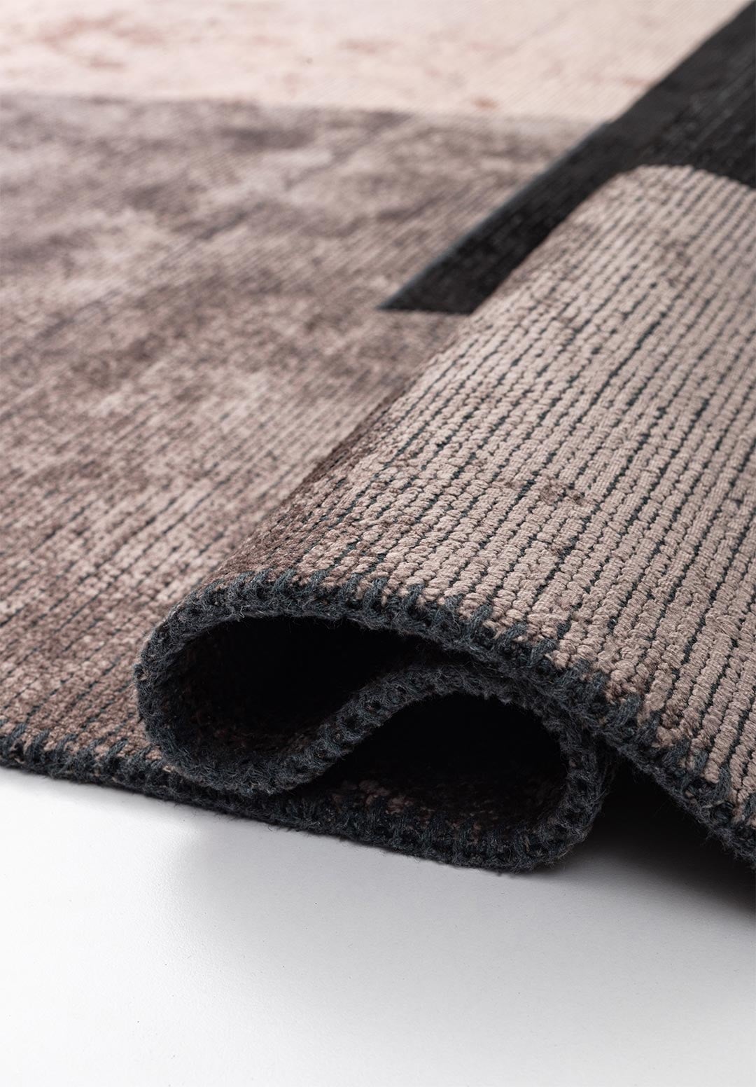 Chicago Dark Grey - Gold Rug Rugs - Venetto Design Venettodesign.com
