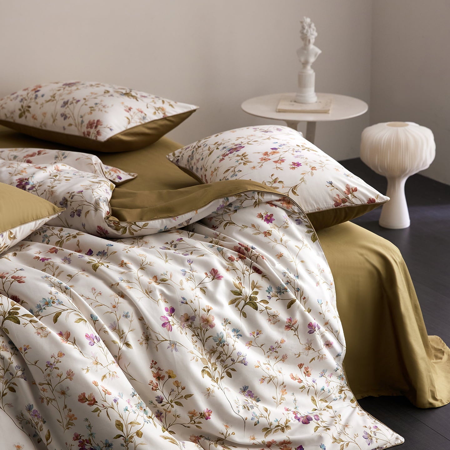Evren Botanical Luxury Egyptian Cotton Duvet Cover Set with Floral Print - Venetto Design Venettodesign.com