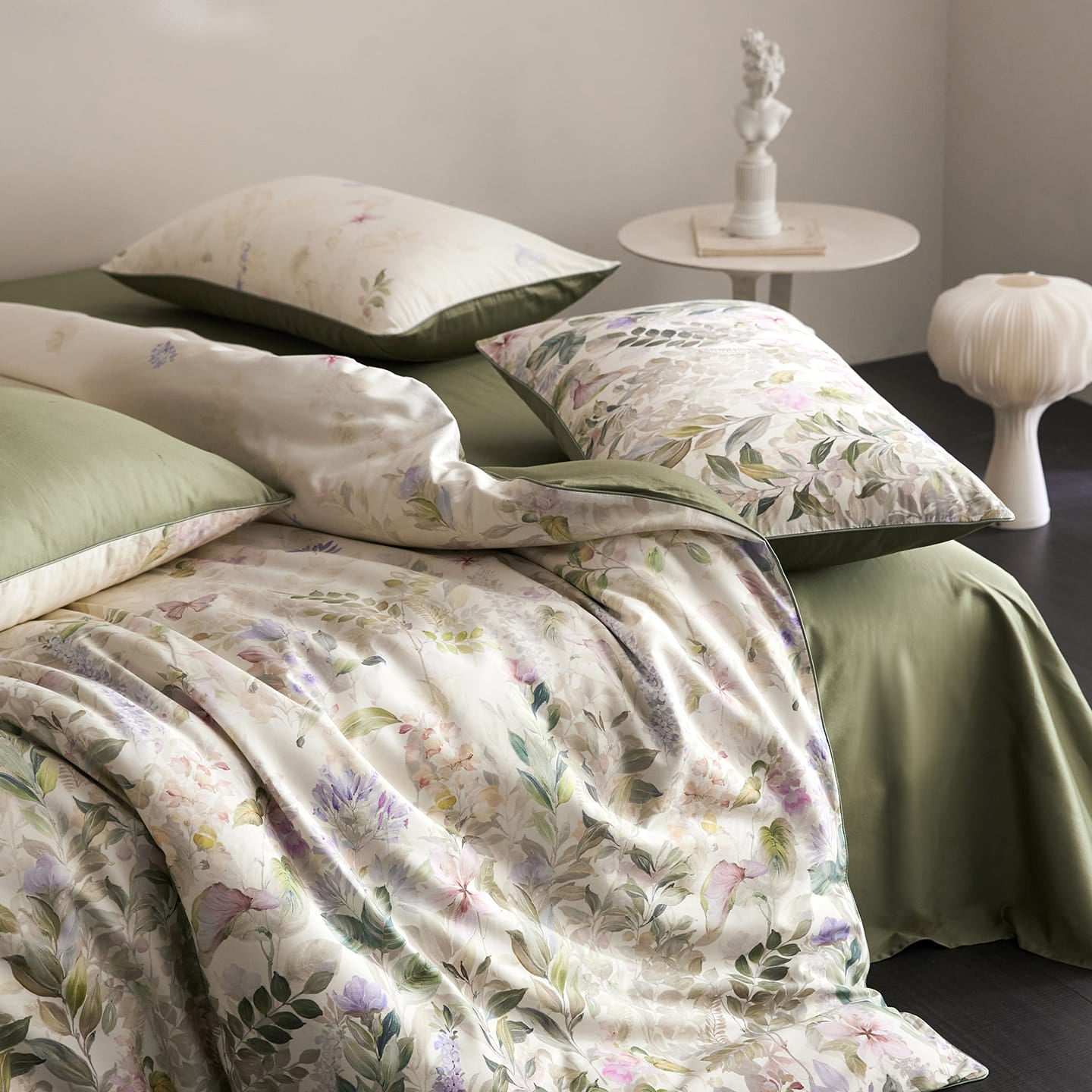 Sylvara Botanical Luxury Egyptian Cotton Duvet Cover Set with Floral Print - Venetto Design Venettodesign.com