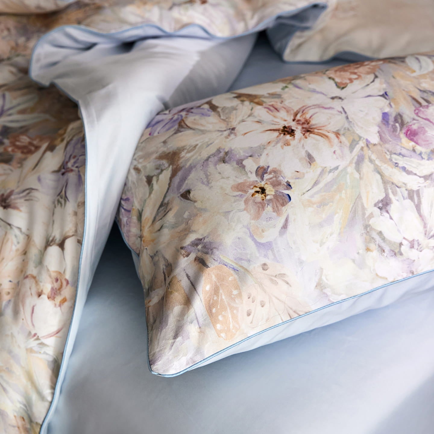 Lysora Sky Meadow Botanical Luxury Egyptian Cotton Duvet Cover Set with Watercolor Floral Print - Venetto Design Venettodesign.com