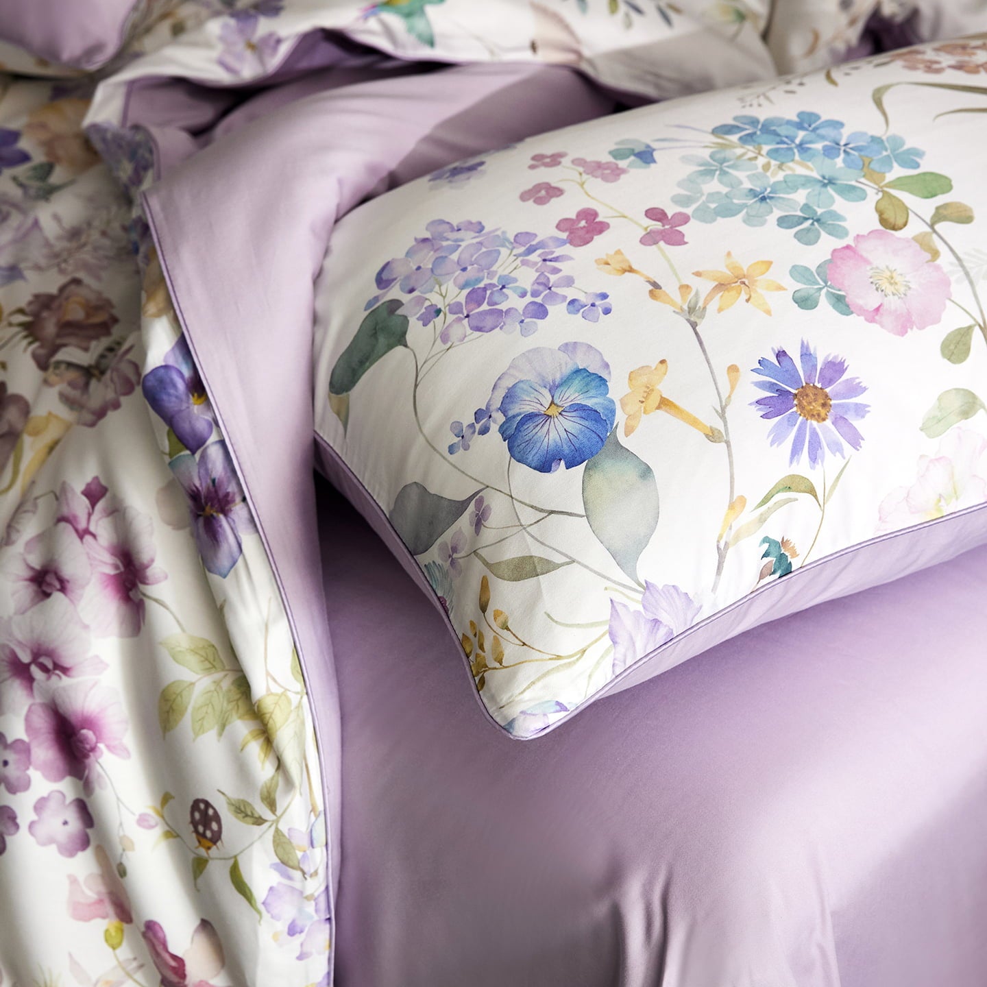 Lunaria Garden Luxury Egyptian Cotton Duvet Cover Set with Floral Print - Venetto Design Venettodesign.com