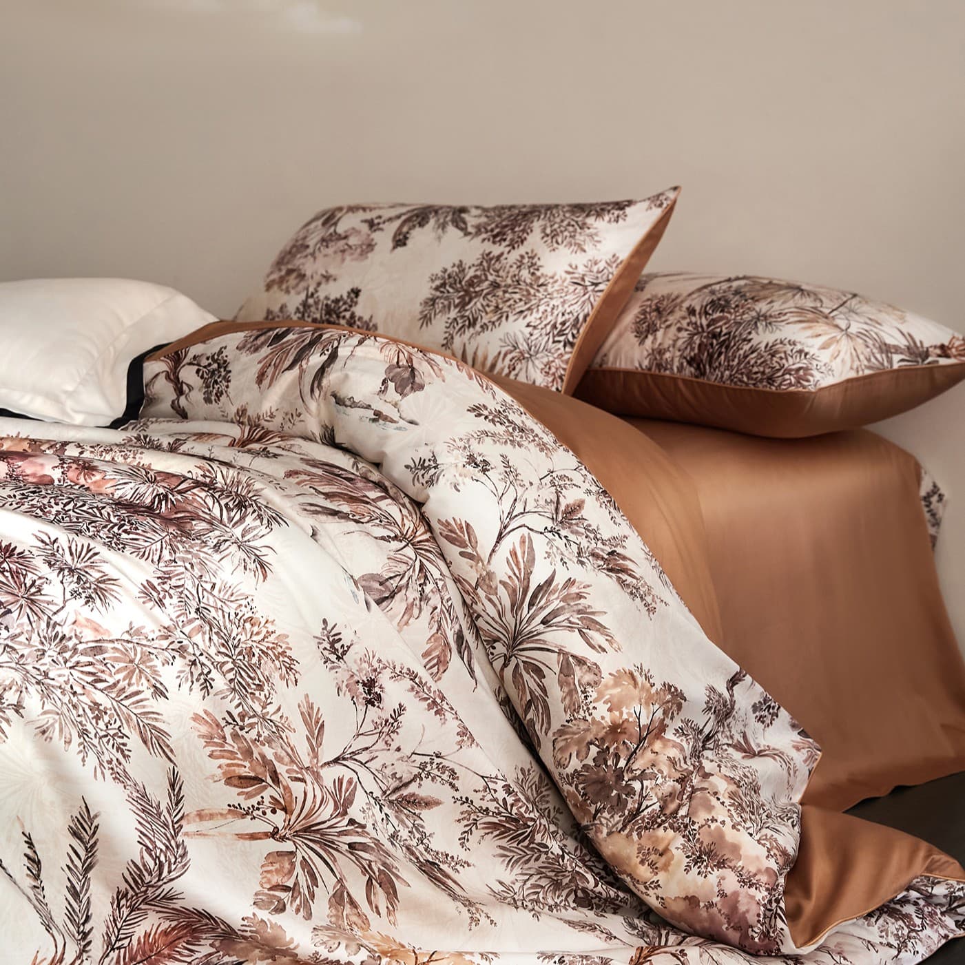Savona Sunlit Canopy Botanical Luxury Egyptian Cotton Duvet Cover Set with Tropical Jungle and Floral Print - Venetto Design Venettodesign.com