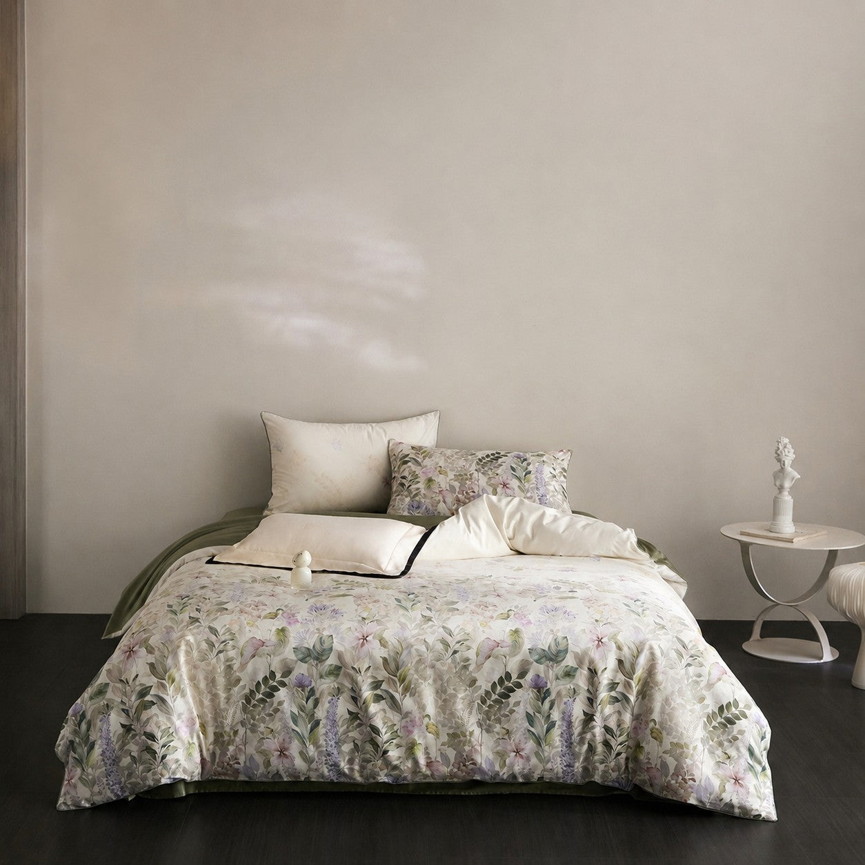 Sylvara Botanical Luxury Egyptian Cotton Duvet Cover Set with Floral Print - Venetto Design Venettodesign.com