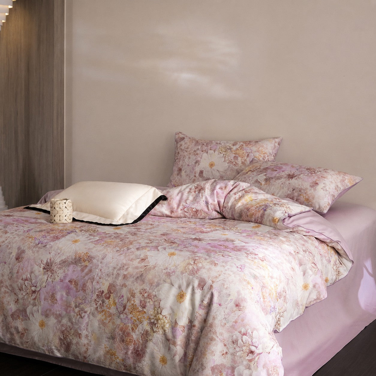 Elara Botanical Luxury Egyptian Cotton Duvet Cover Set with Watercolor Floral Print - Venetto Design Venettodesign.com