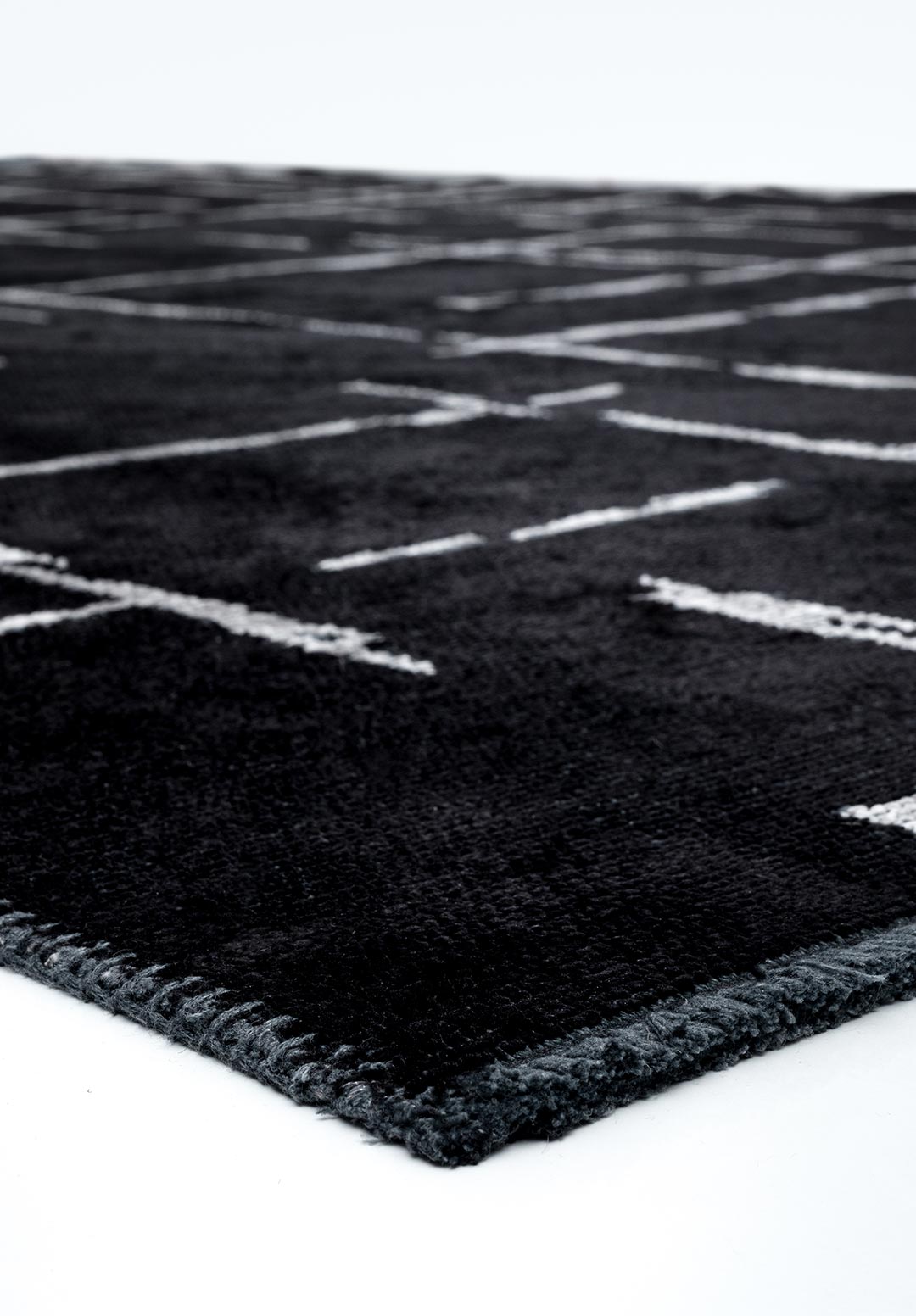 Mark Light Grey - Black Rug Rugs - Venetto Design Venettodesign.com