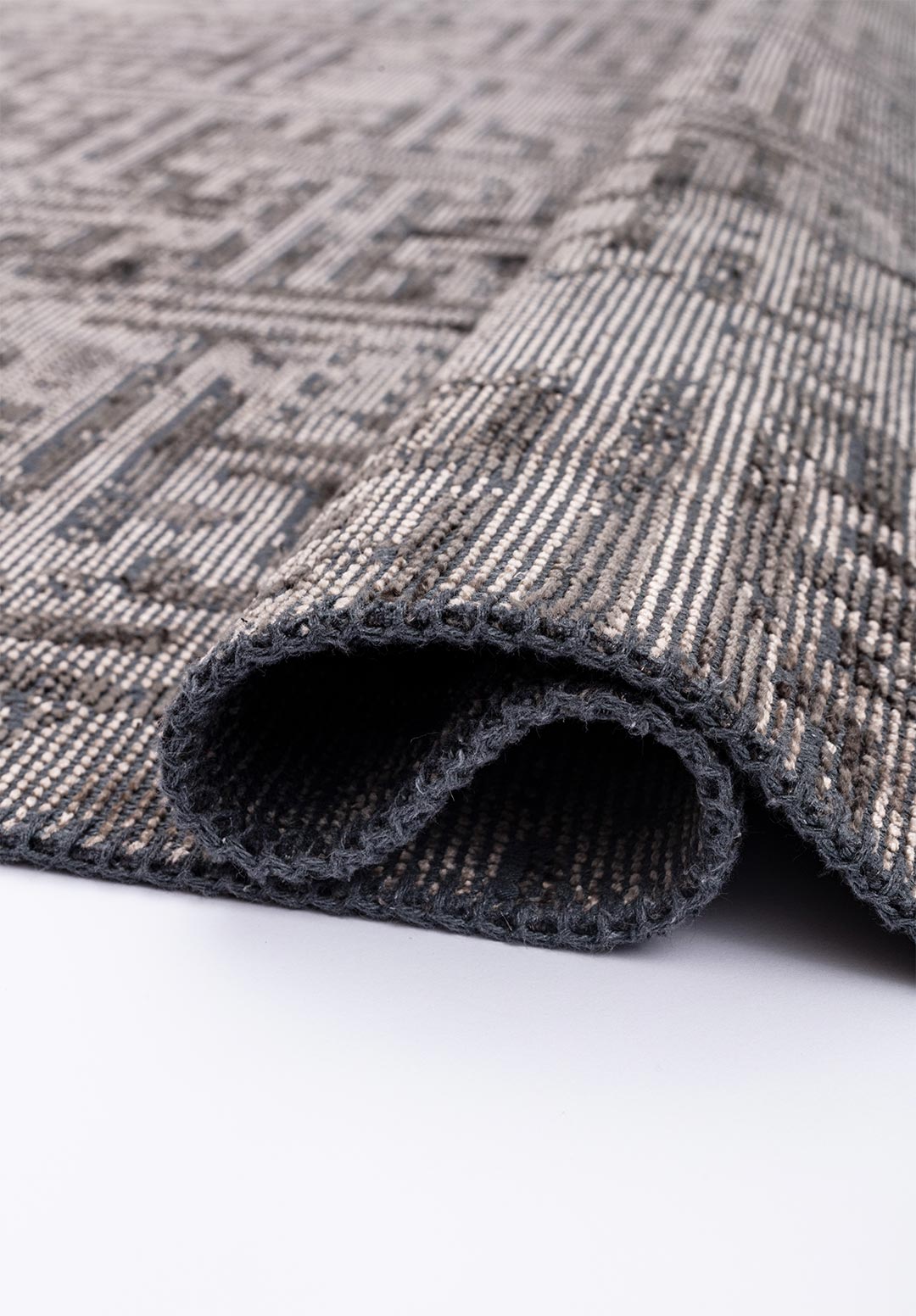 Labyrinth Grey - Anthracite Rug Rugs - Venetto Design Venettodesign.com