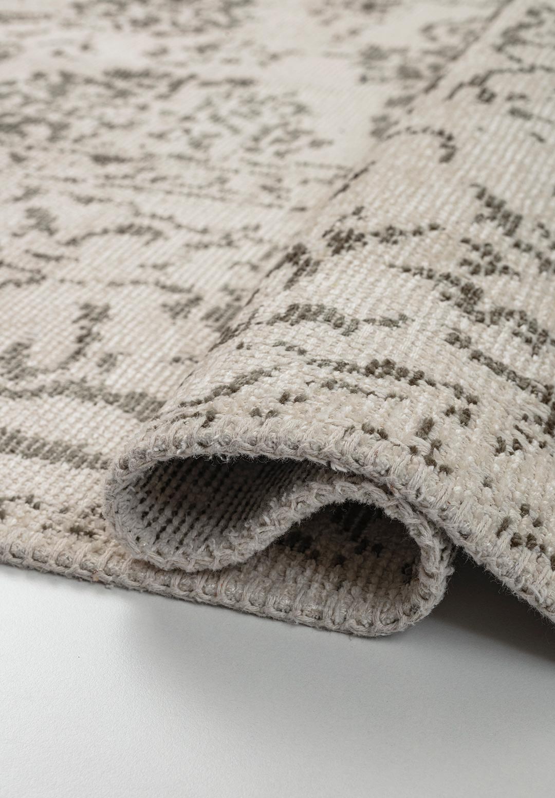 Classy Khaki - Ecru Rug Rugs - Venetto Design Venettodesign.com
