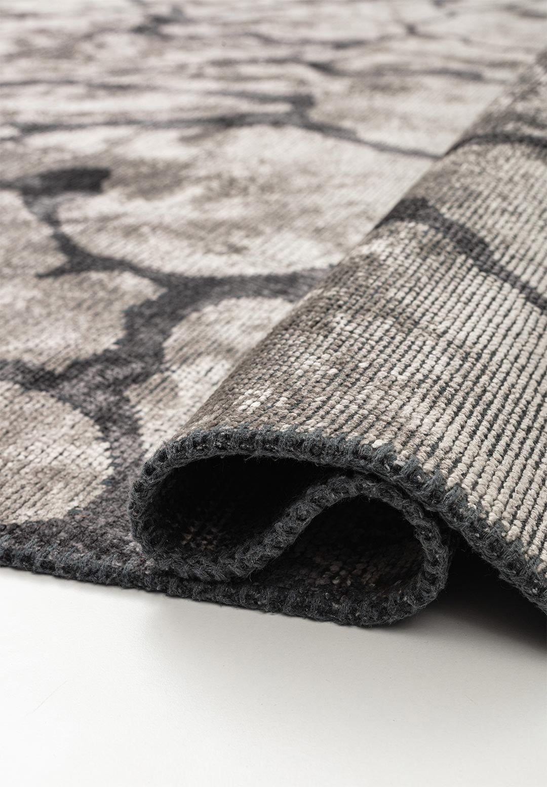 Fissura Charcoal - Grey Rug Rugs - Venetto Design Venettodesign.com
