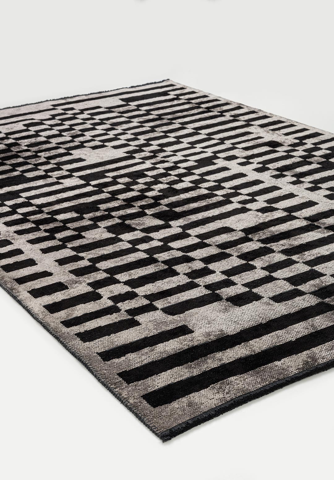 Domino Black - Cream Rug Rugs - Venetto Design Venettodesign.com