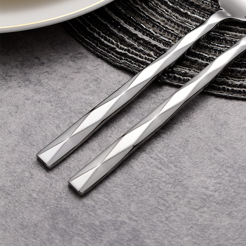 Svelte Silver Luxury 18/10 Stainless Steel Cutlery Set with Faceted Handle - Venetto Design Venettodesign.com