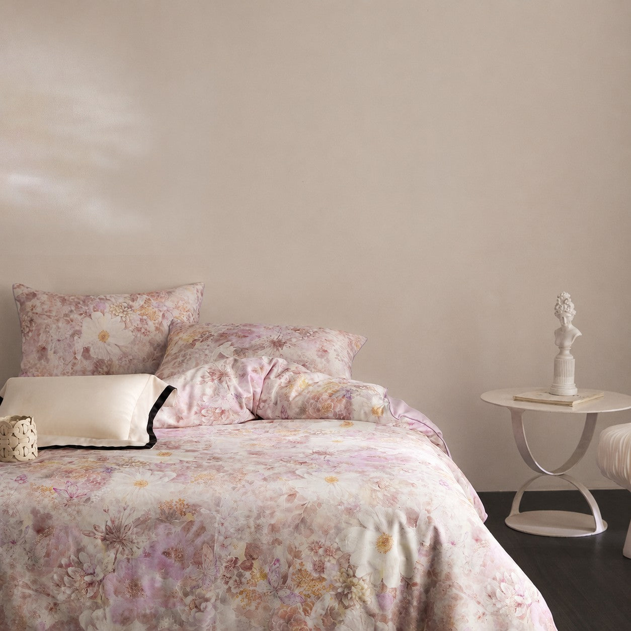 Elara Botanical Luxury Egyptian Cotton Duvet Cover Set with Watercolor Floral Print - Venetto Design Venettodesign.com