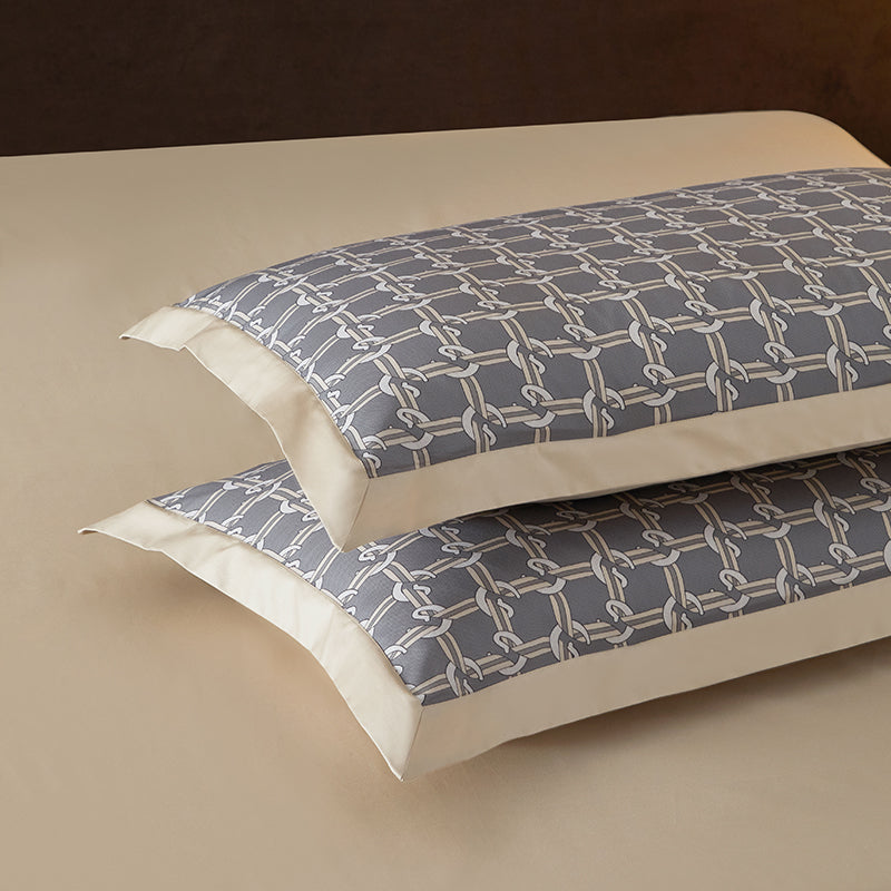 Alaric Geometric Luxury Egyptian Cotton Duvet Cover Set with Chain Print - Venetto Design Venettodesign.com