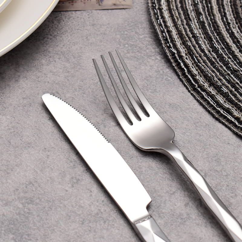 Svelte Silver Luxury 18/10 Stainless Steel Cutlery Set with Faceted Handle - Venetto Design Venettodesign.com