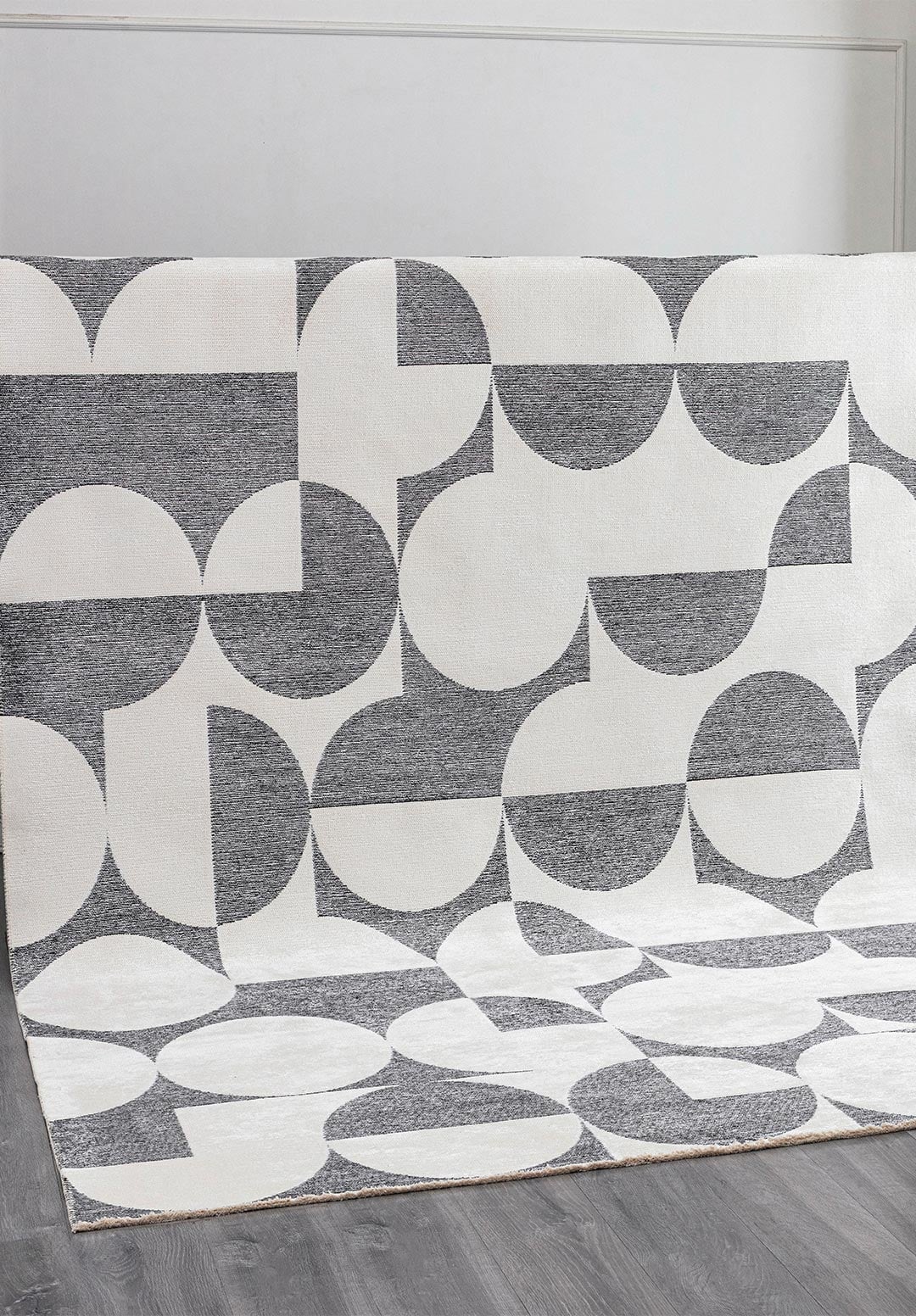 Circle Black - White Rug Rugs - Venetto Design Venettodesign.com