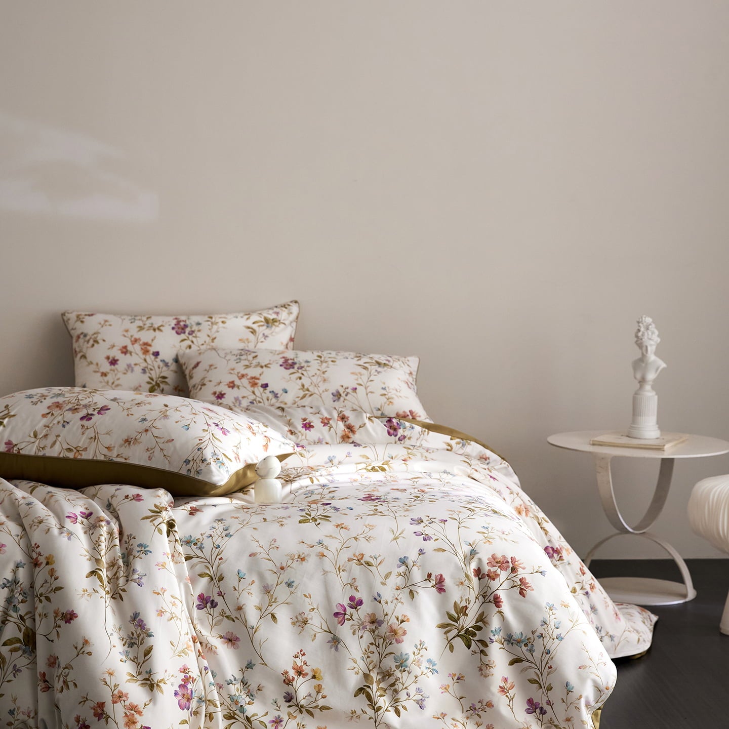 Evren Botanical Luxury Egyptian Cotton Duvet Cover Set with Floral Print - Venetto Design Venettodesign.com