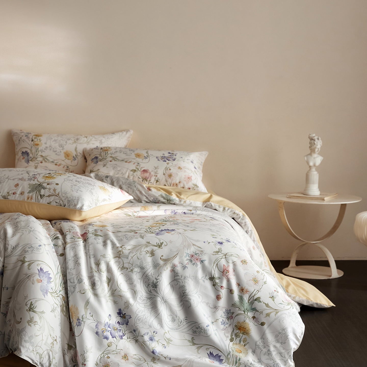 Oriana Botanical Luxury Egyptian Cotton Duvet Cover Set with Floral Print - Venetto Design Venettodesign.com