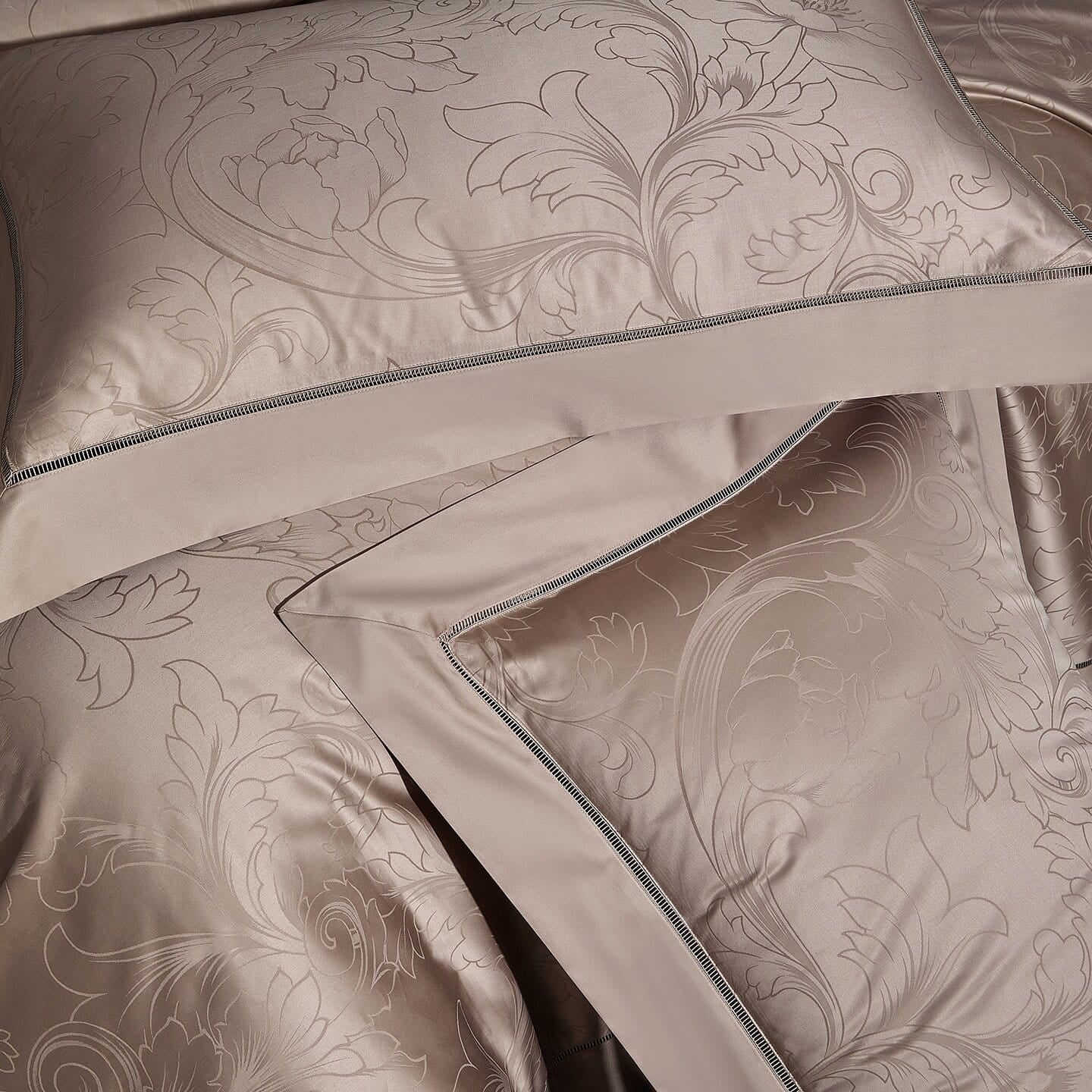 Bellarose Luxury Egyptian Cotton Duvet Cover Set with Botanical Jacquard Pattern and Hemstitch Openwork Border Trim - Venetto Design Venettodesign.com