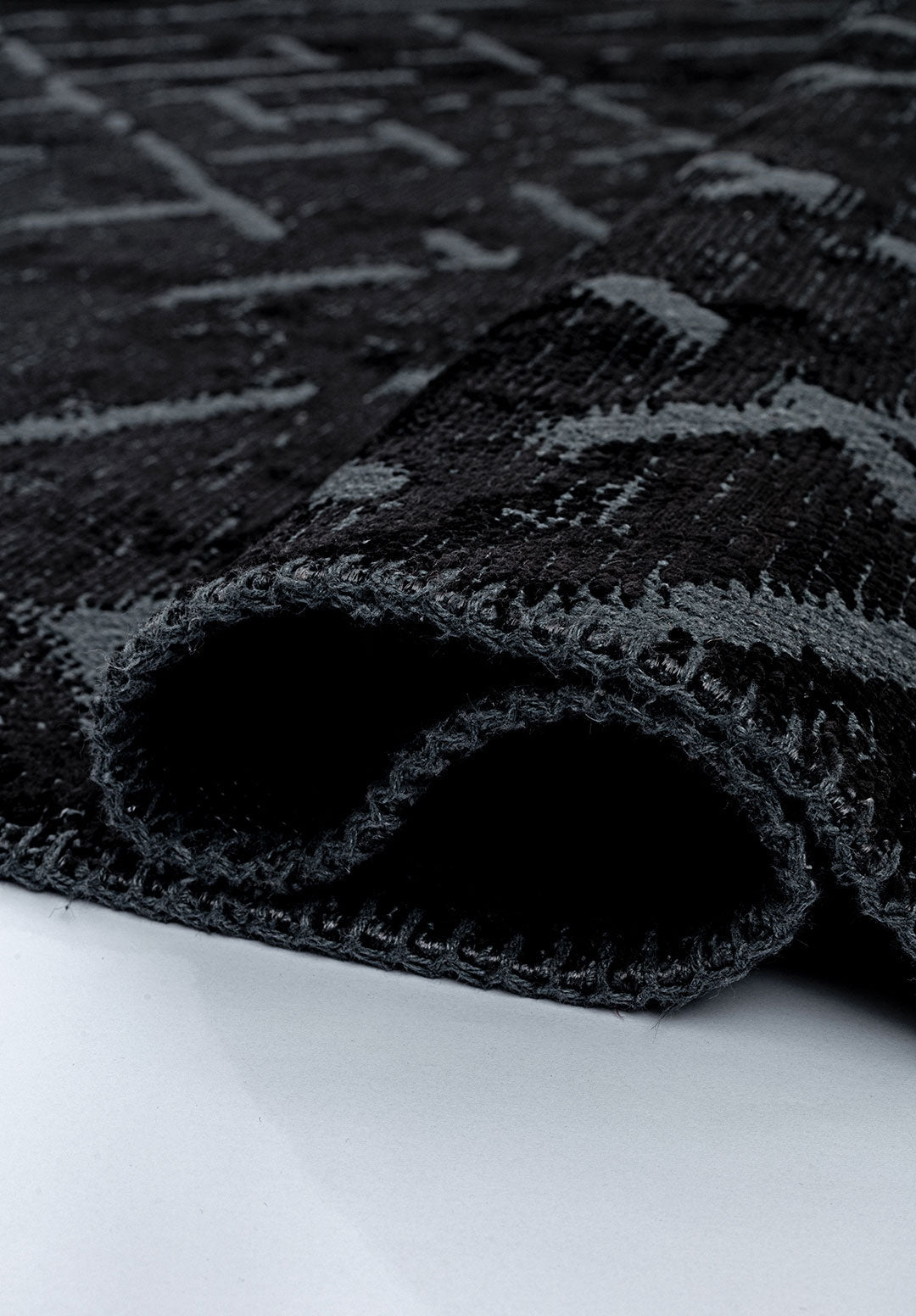 Mystique Black Rug Rugs - Venetto Design Venettodesign.com